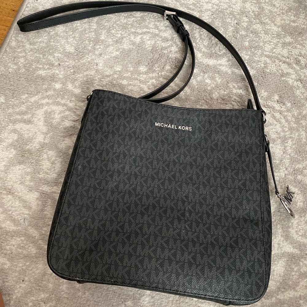 Used Michael Kors Jetset bag